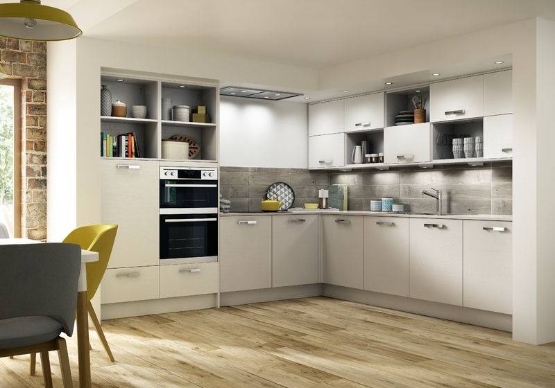Plaza fitted kitchen in Porcelain and Cashmere